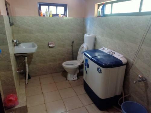 Last Resort, Homestay