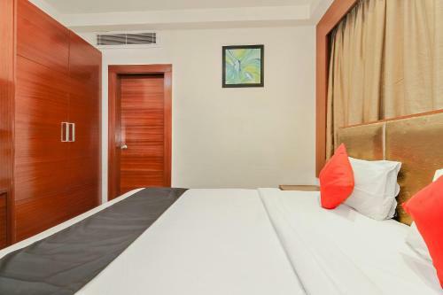 Capital O 35958 Hotel Lake View