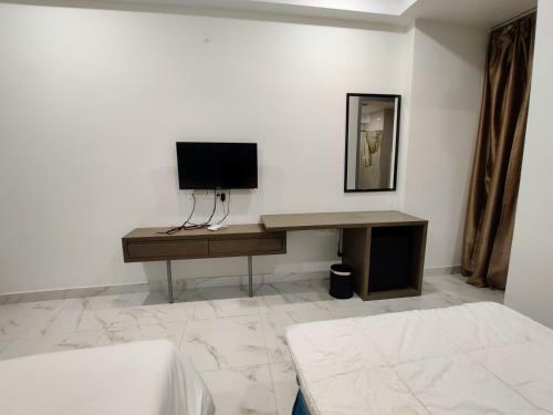 Hotel Pranahita Lake View
