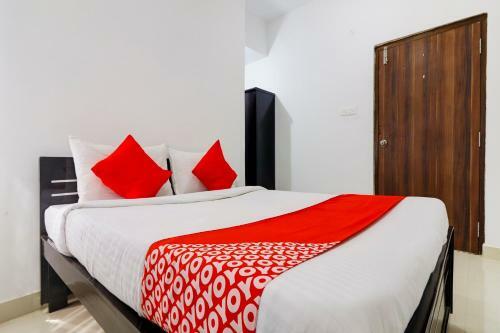 Hotel Oyo Flagship 76284 Tollywood Suites