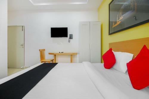 Capital O76170 Hotel Mayukha