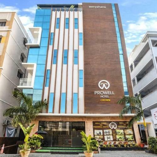 Hotel Prowell Crown