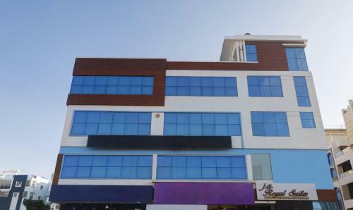 Hotel Treebo Trend J A Royal Suites