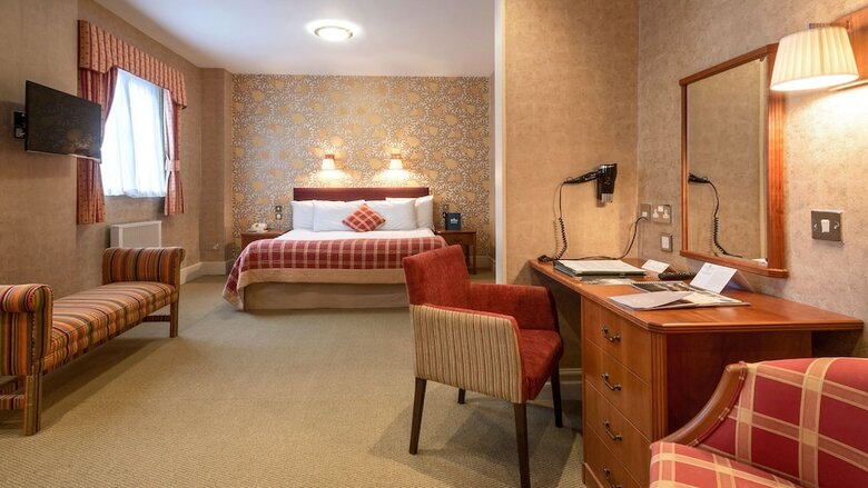 Metropole Hotel And Spa