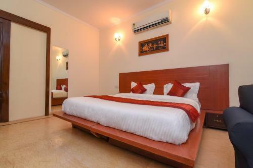 Oyo 15376 Purple Star Hotel