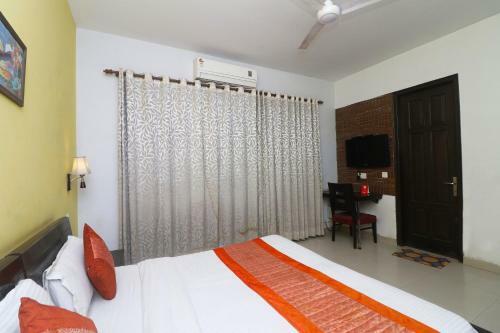 Hotel Oyo 18645 Kartik Inns