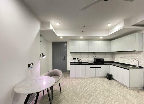 Bedchambers Serviced Apartments - Cyber City
