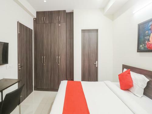 Hotel Oyo 81443 Golf Inn Rooms