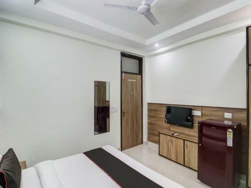 Collection O 82772 Hotel Ay Villa
