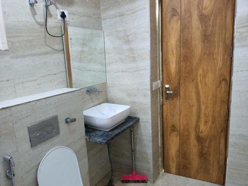 Hostal Royal Palm Residency