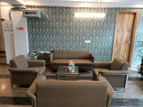 Hostal Royal Palm Residency