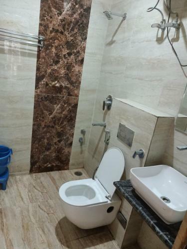 Hostal Royal Palm Residency