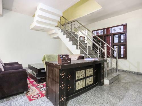 Hotel Oyo 84164 Nayra Residency