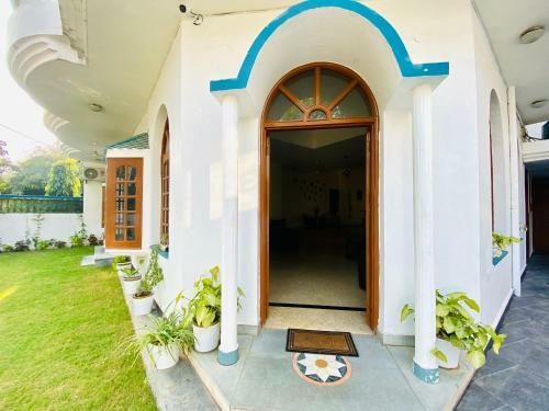 Roshani Pool Villa