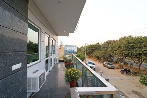Hotel The Aroma Residency