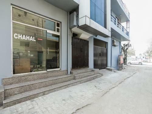 Hotel Oyo 85147 Royal Residency