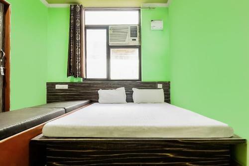 Oyo Flagship 46243 Bmb Hotel