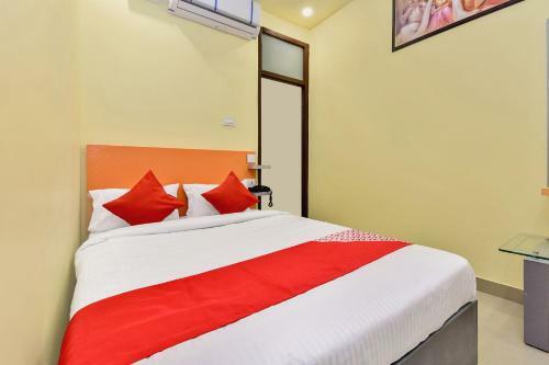 Oyo 28054 Hotel Suraj Villa