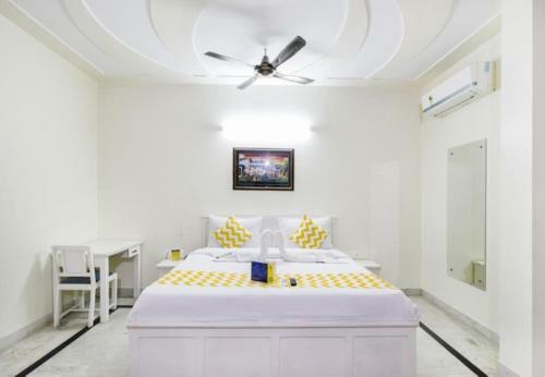 Hotel Dior -near Jal Mahal
