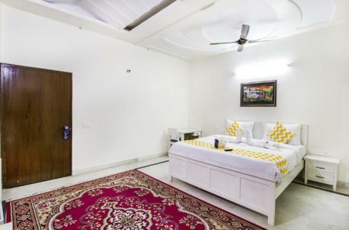 Hotel Dior -near Jal Mahal