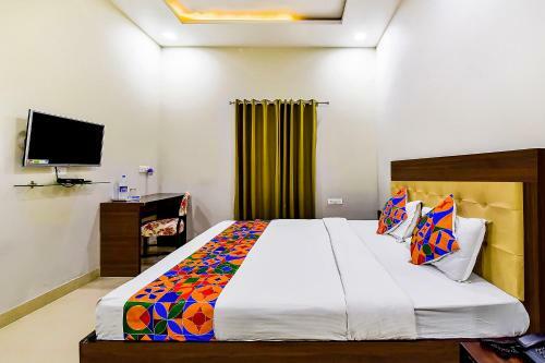 Fabhotel The Castle Homestay