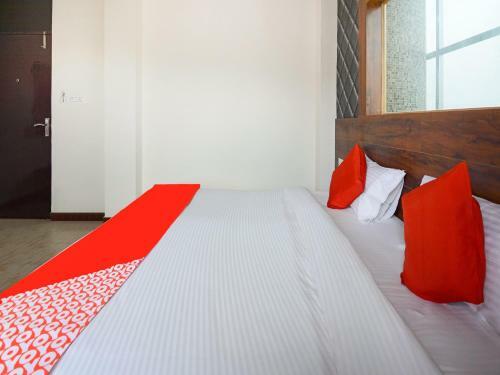 Collection O 62269 Hotel Elegant