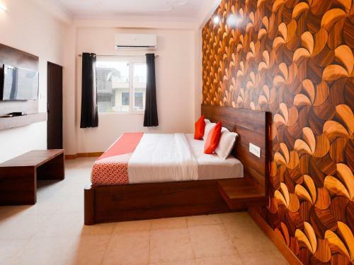 Collection O 62269 Hotel Elegant