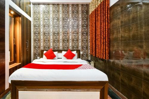 Spot On 68016 Hotel Jaya Palace