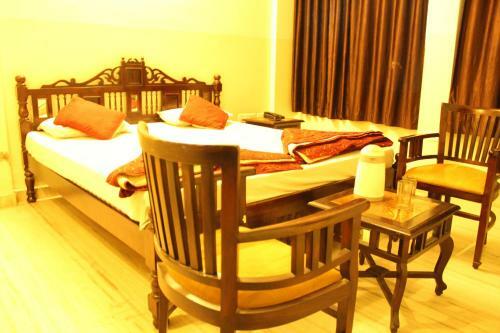 Hotel The Chit Chat Palace