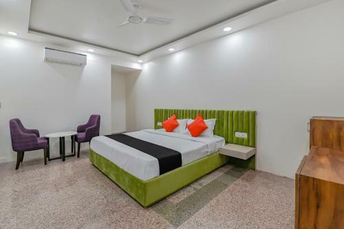 Capital O 81809 Basant Hotel