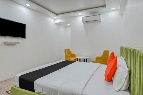 Capital O 81809 Basant Hotel