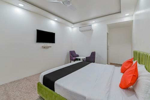 Capital O 81809 Basant Hotel