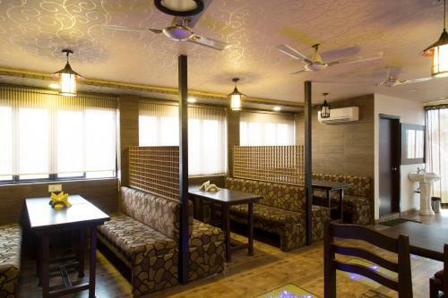 Collection O 23920 Hotel Mahadev Villa