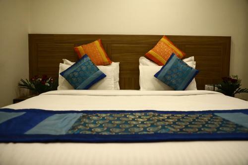 Hotel Om Palace- Ajmer Road