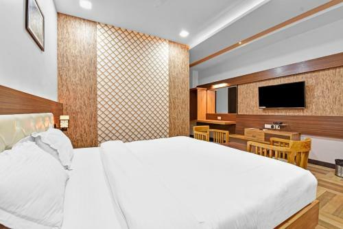Collection O 83401 Hotel Gm