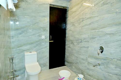 Hostal Suryansh Outhouse