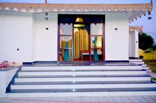 Hostal Suryansh Outhouse