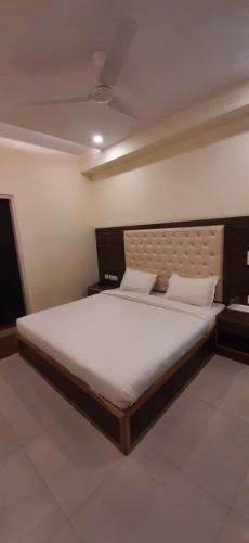 Dmk Palace Hotel