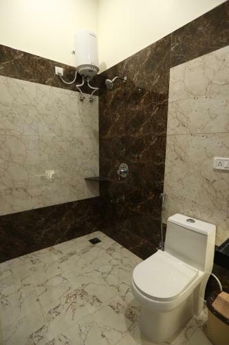 Hostal Urban Shore (The Outhouse)