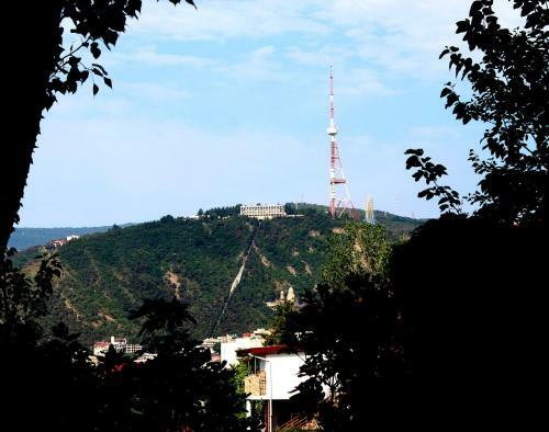 Hostal Pshavi Street Hotel