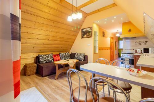 Apartamento S?oneczny Dworek U Sarn�w