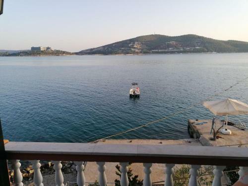 Denize S?f?r,manzaral?,iki Katl? M�stakil Ev.