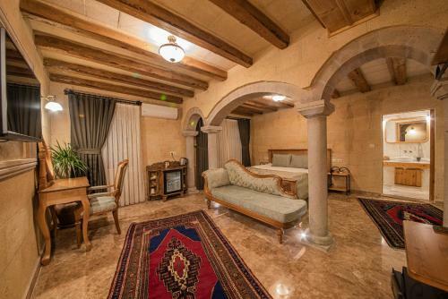 Hotel Luxury Cratus Stone Palace