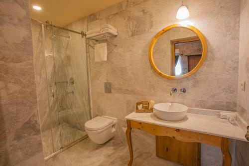 Hotel Luxury Cratus Stone Palace