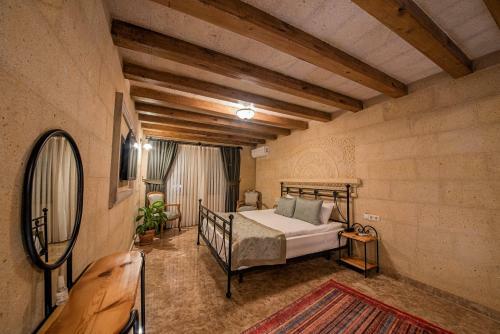 Hotel Luxury Cratus Stone Palace