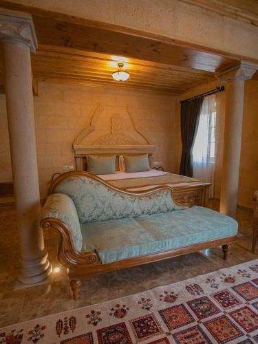 Hotel Luxury Cratus Stone Palace