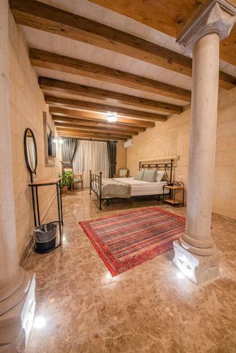 Hotel Luxury Cratus Stone Palace