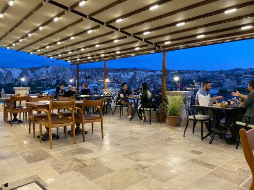 Hotel Luxury Cratus Stone Palace