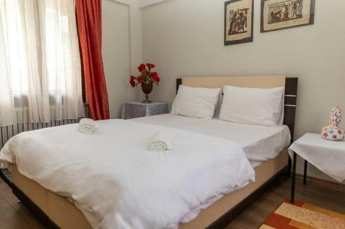 Astonishing Seafront Villa In Cesme