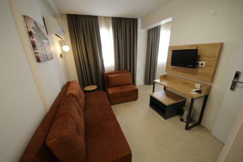 Sp?los G�m�ld�r Hotel